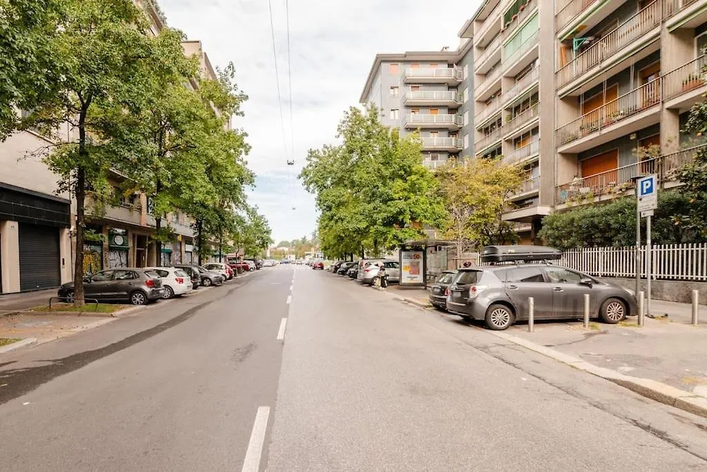 Luxury 1 Bedroom Apartment, Close To San Siro, Fiera And 10 Min Metro To Duomo Milan 0*,