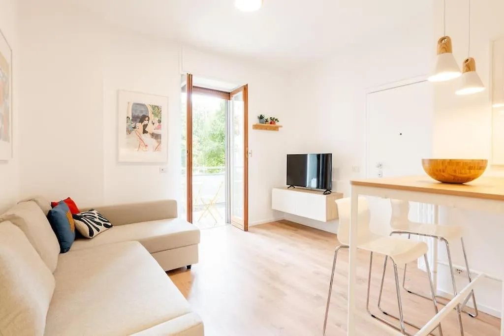 Luxury 1 Bedroom Apartment, Close To San Siro, Fiera And 10 Min Metro To Duomo Mediolan