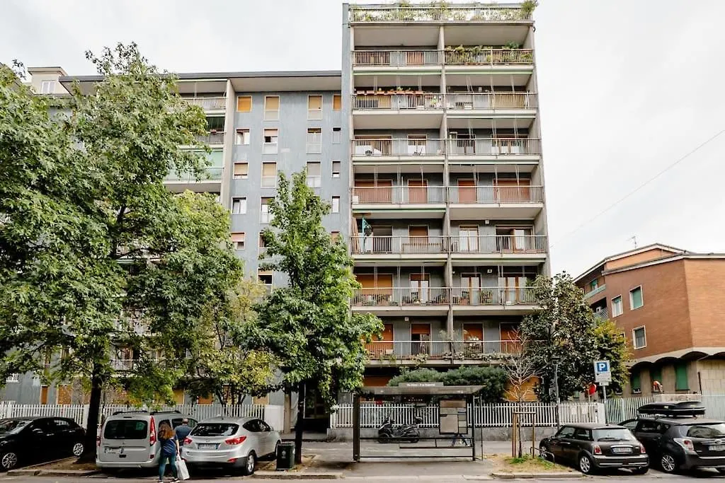 Apartament Luxury 1 Bedroom Apartment, Close To San Siro, Fiera And 10 Min Metro To Duomo Mediolan