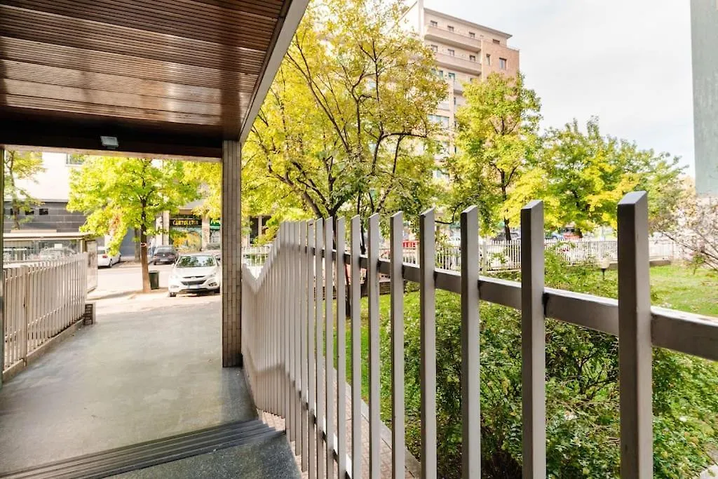 Luxury 1 Bedroom Apartment, Close To San Siro, Fiera And 10 Min Metro To Duomo Mediolan 0*,  Włochy